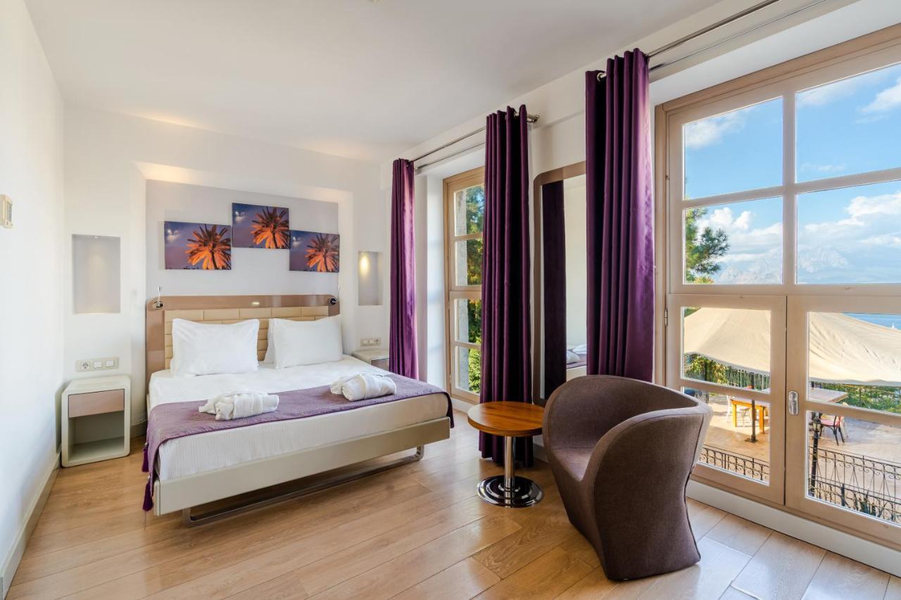 Standard Double Room Side Sea View