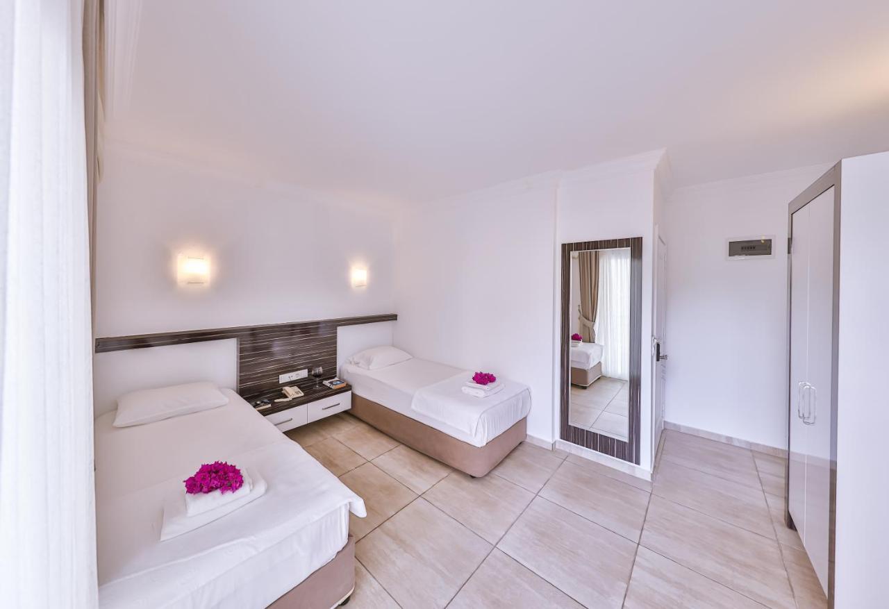 Twin Room Side Sea View