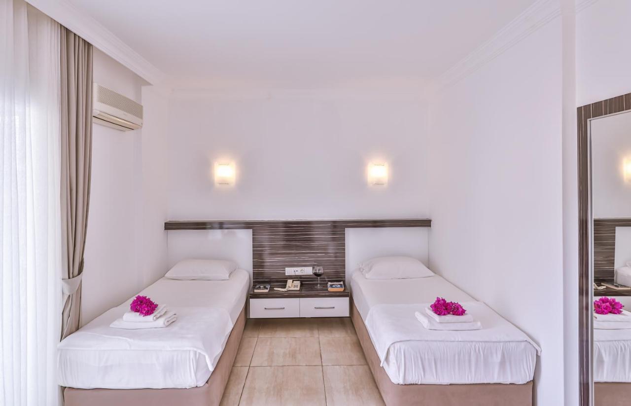 Twin Room Side Sea View