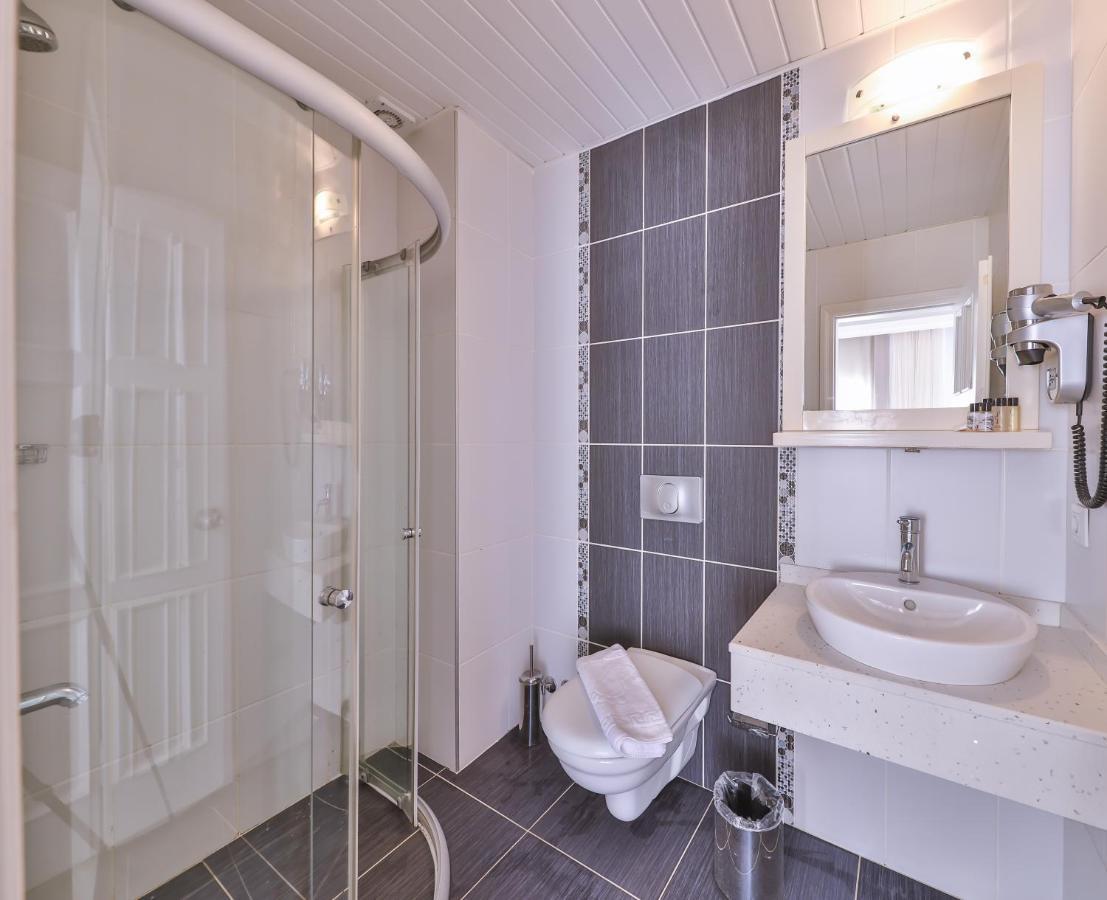 Double or Twin Room Sea View