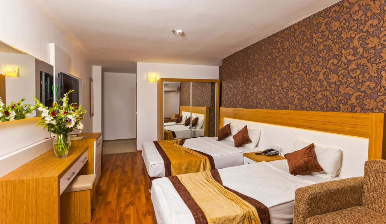 Double or Twin Room with Sea View
