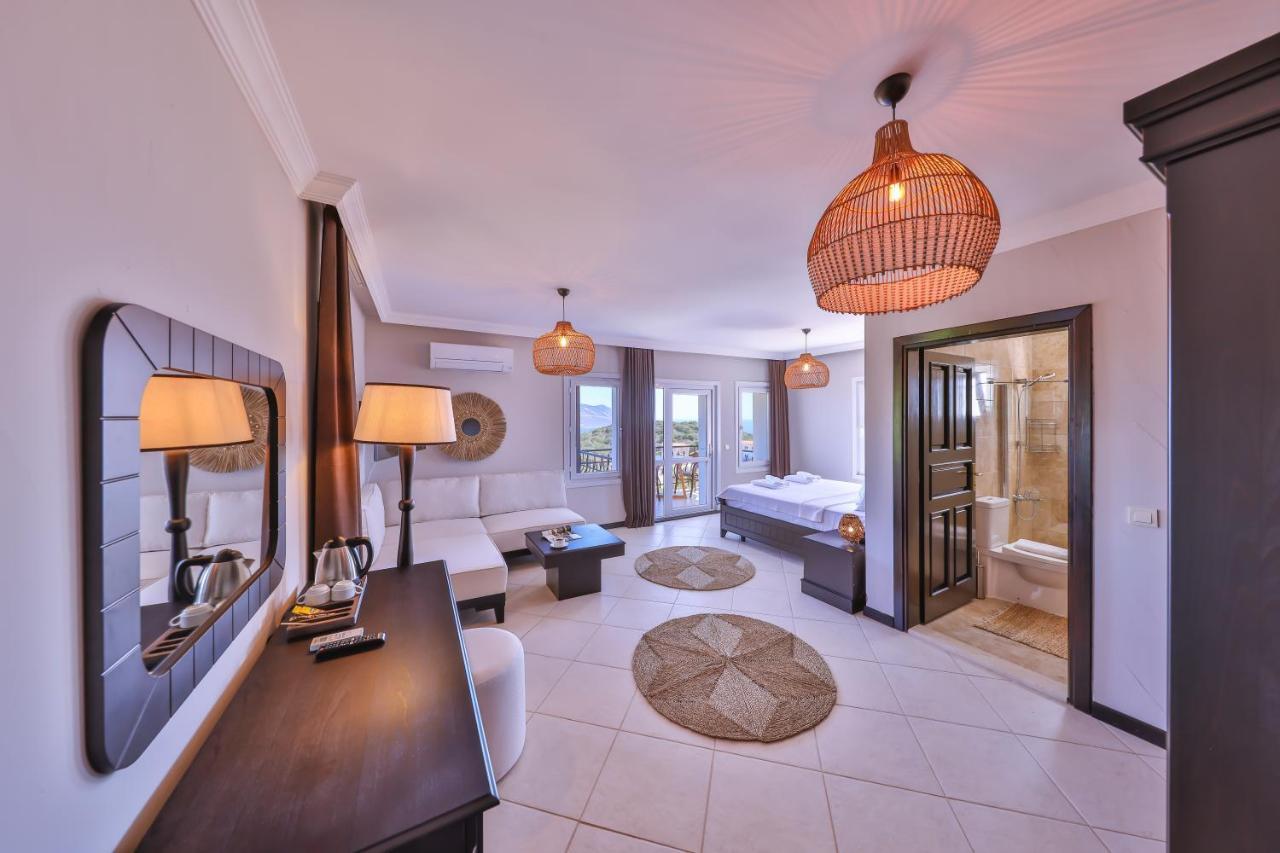 Deluxe Suite with Sea View