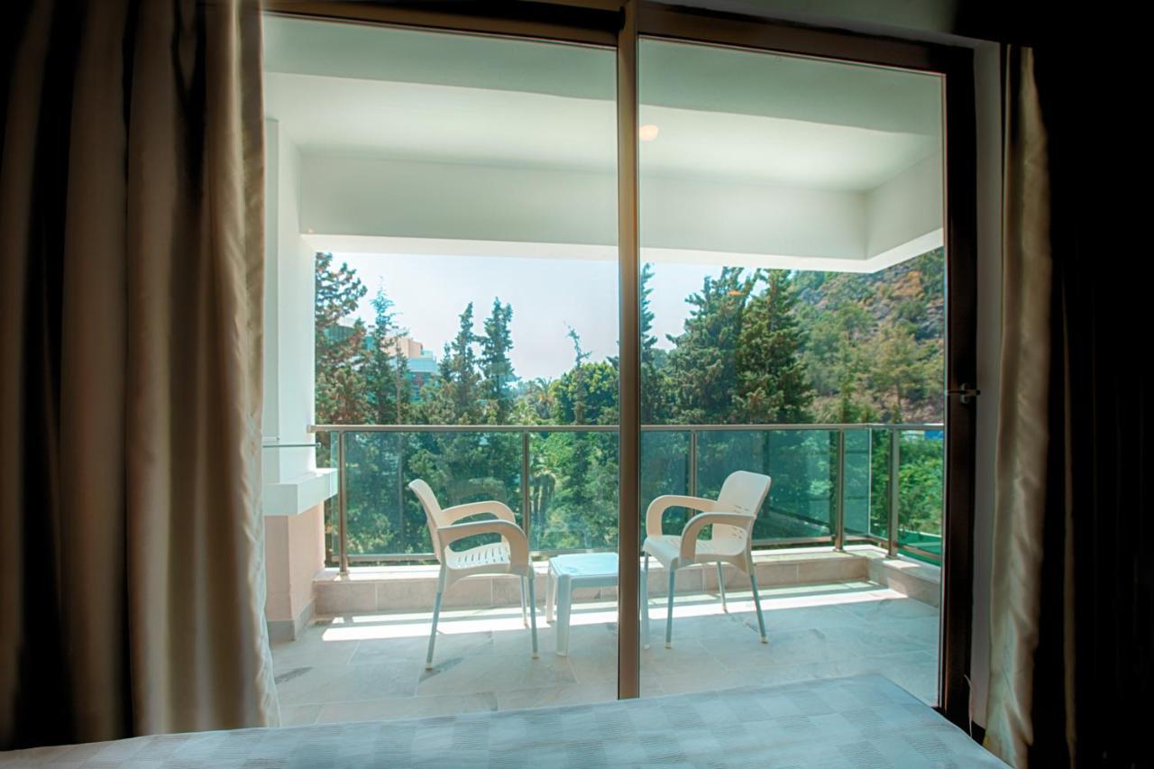 Standard Room Mountain or Garden View