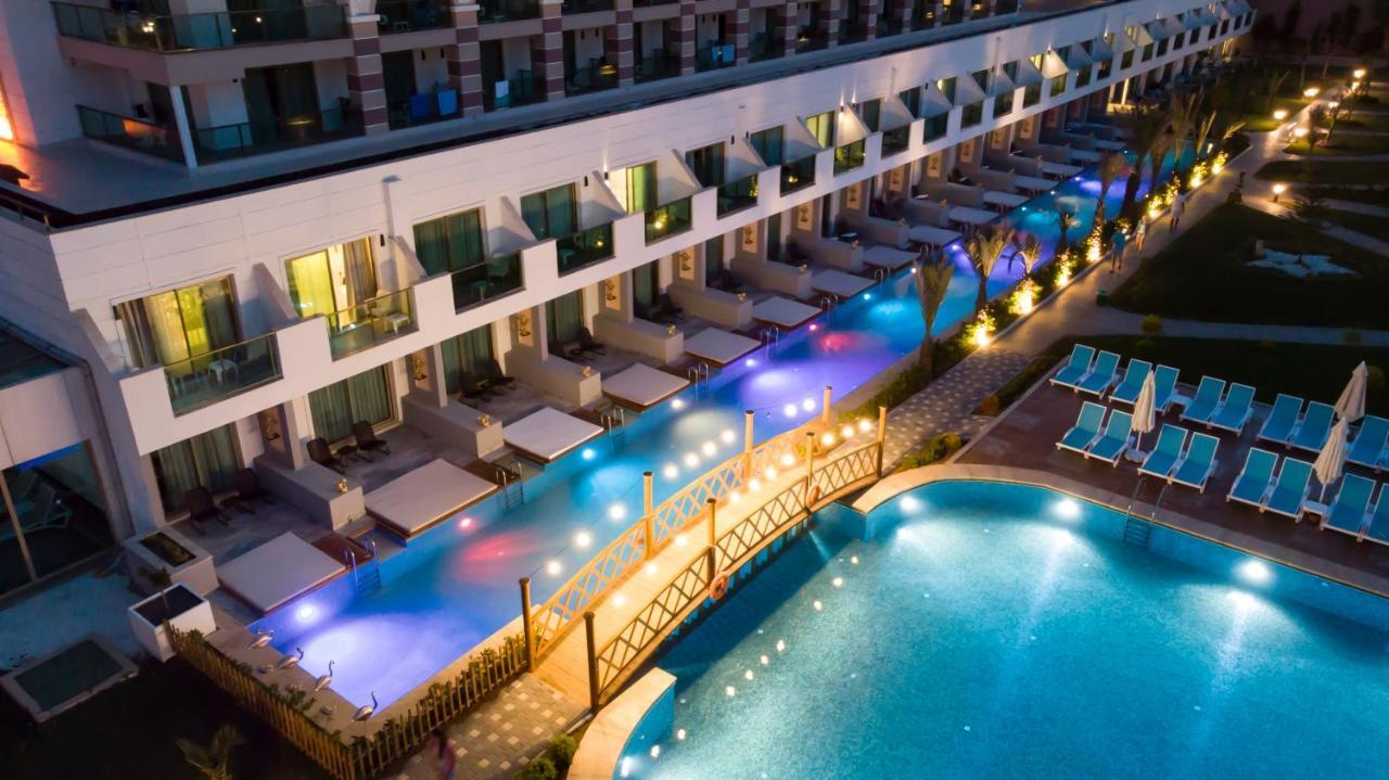 Double Room Swim Up Pool View