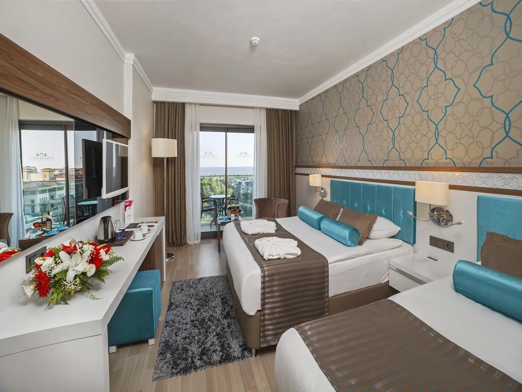 Doppelzimmer mit Poolblick