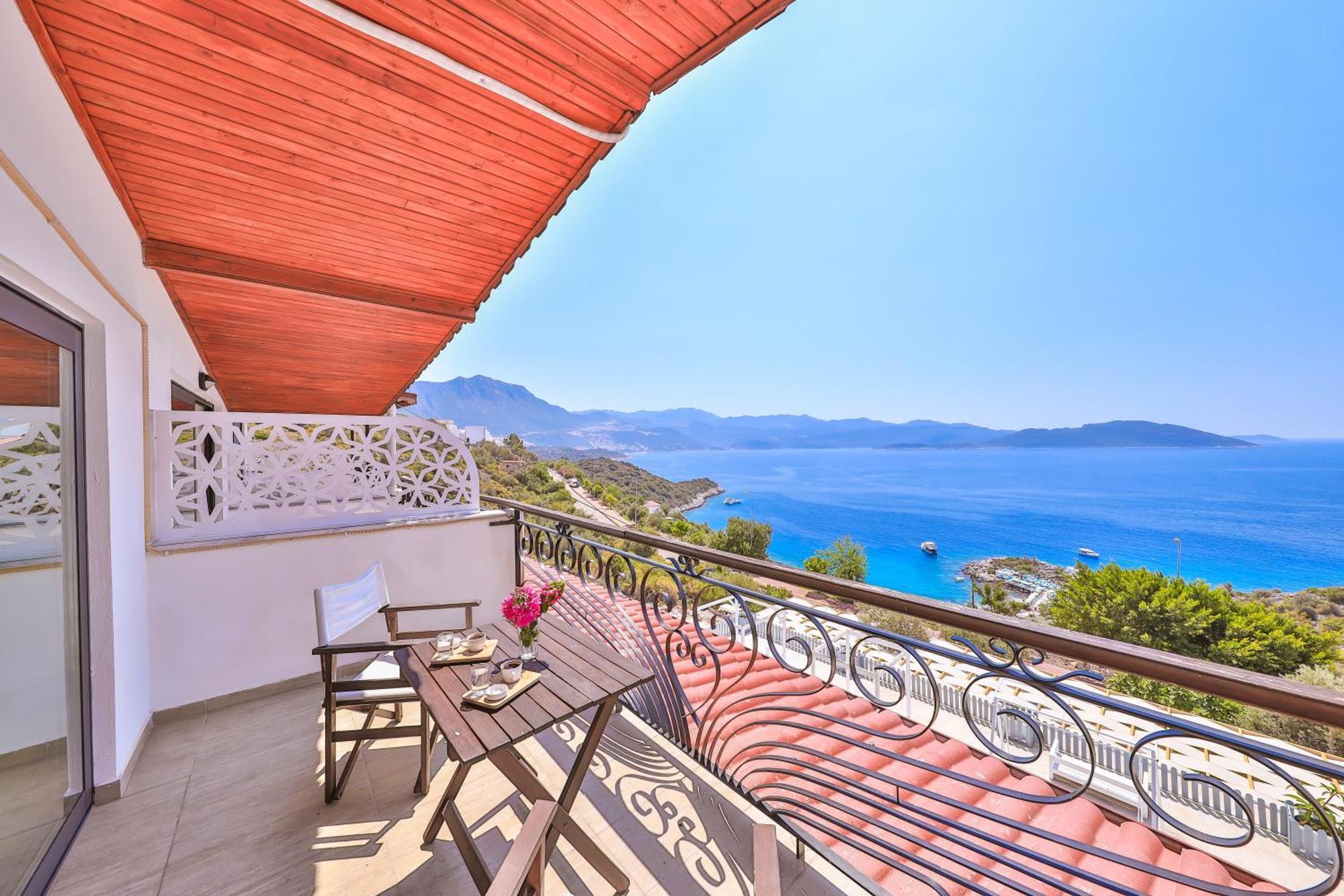 Comfort Triple Room with Sea View