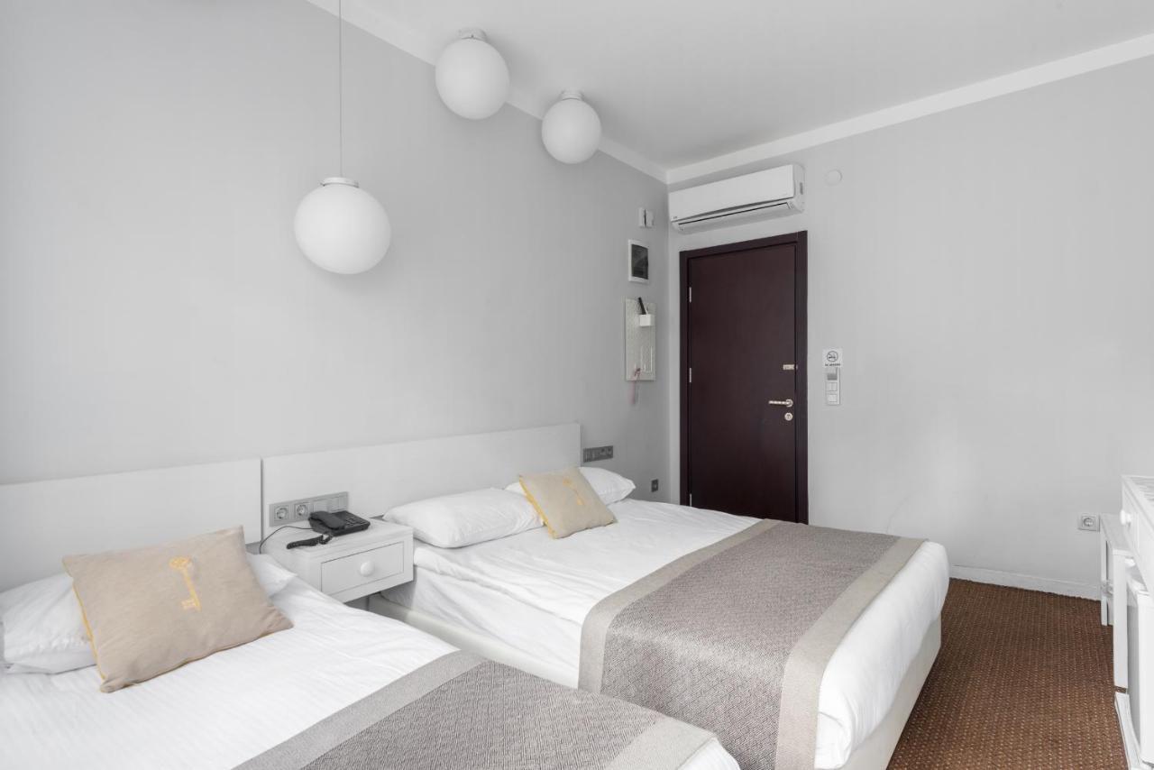 Economy Triple Room