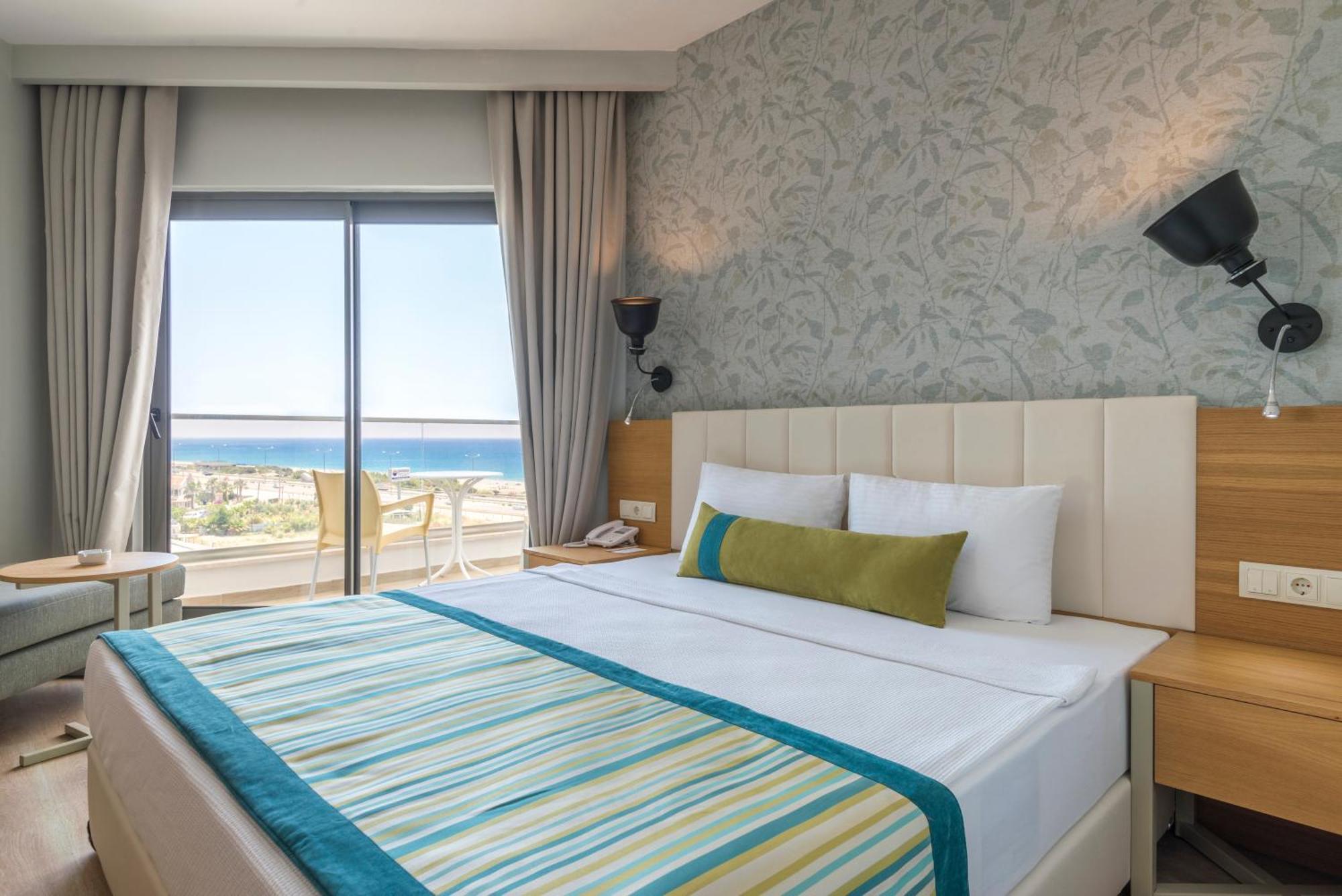 Double or Twin Room Side Sea View