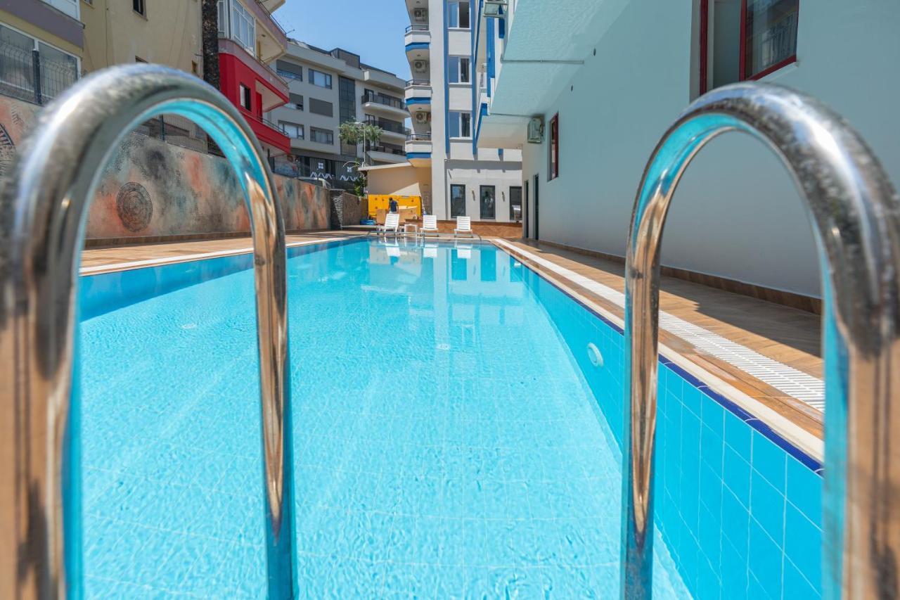 Family Room,1259705092:JPEG