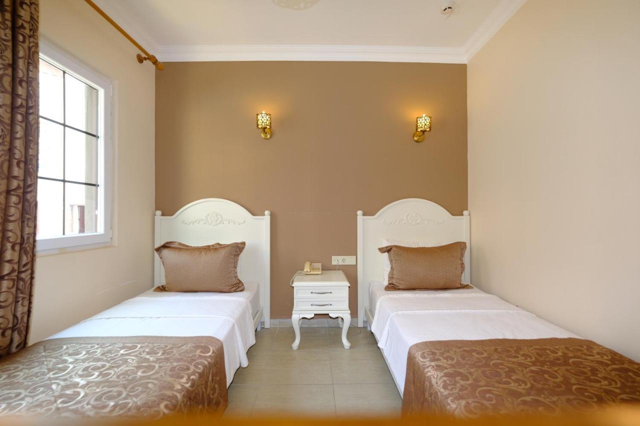 Double or Twin Room Partial Sea View
