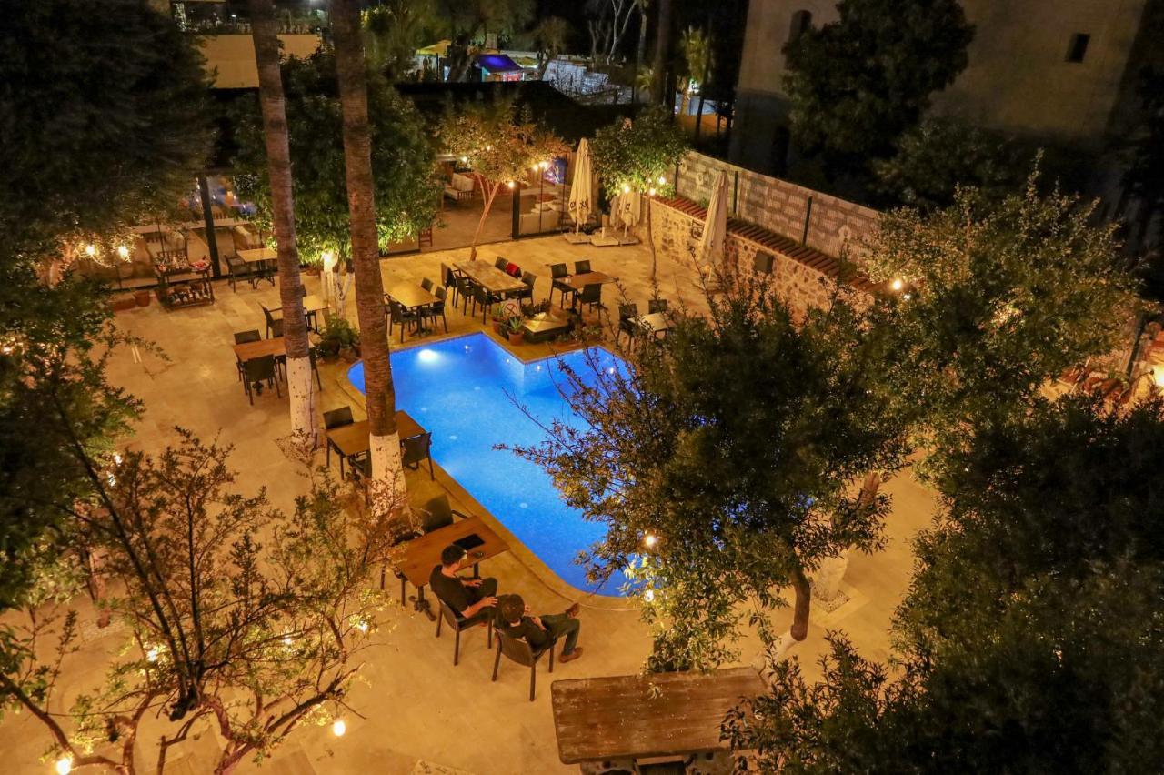 King Room with Mountain View,1377685064:JPEG