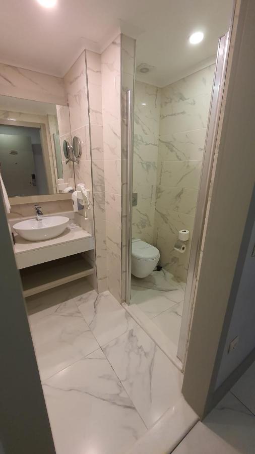 Double or Twin Room Side Sea View
