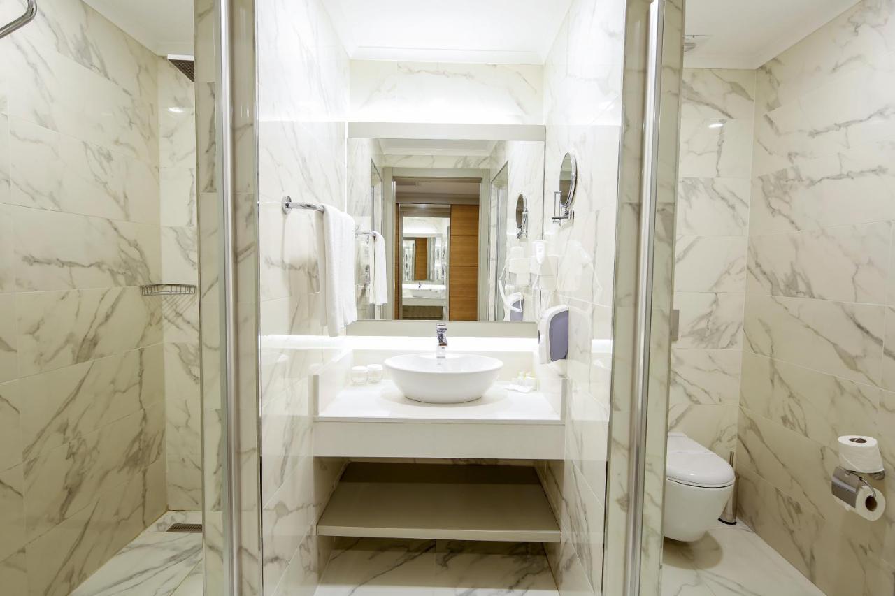Double or Twin Room Side Sea View