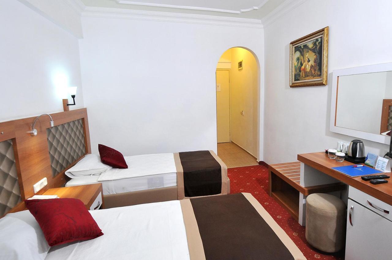 Economy Triple Room