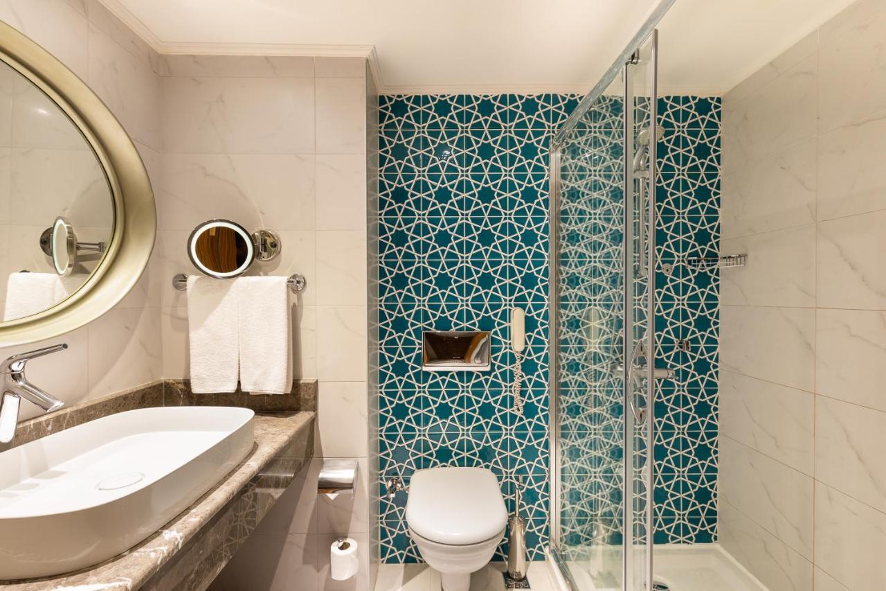 Standard Double or Twin Room with French balcony and Sea view