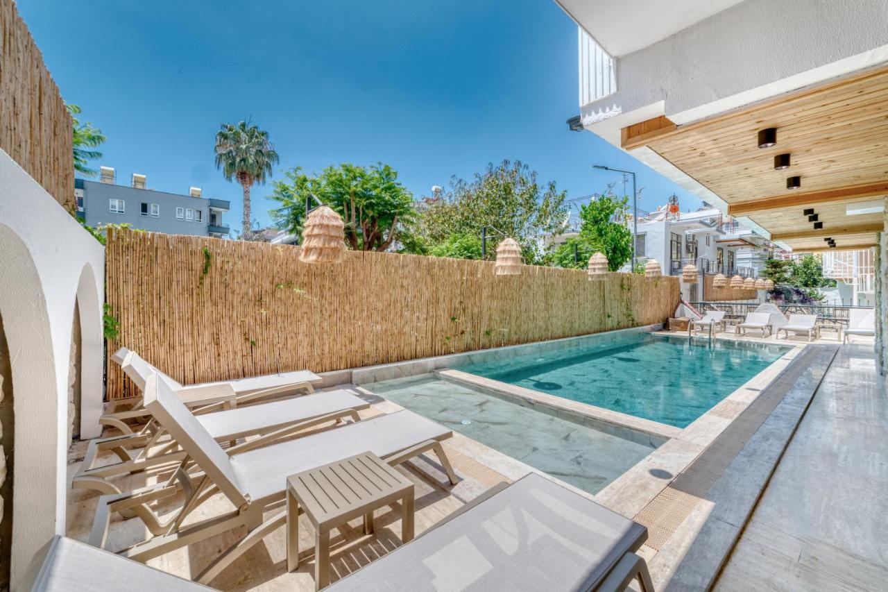 Standard Double Room with Balcony,1421017386:JPEG