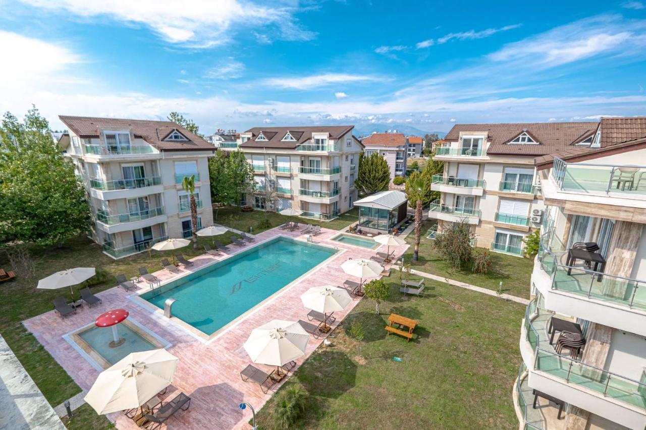 Deluxe Three-Bedroom Duplex Apartment