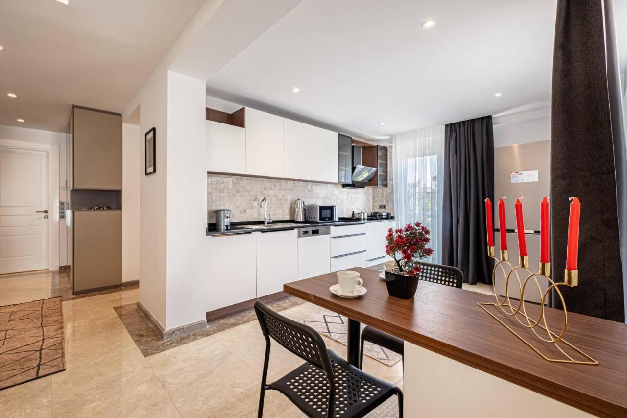Deluxe Three-Bedroom Duplex Apartment