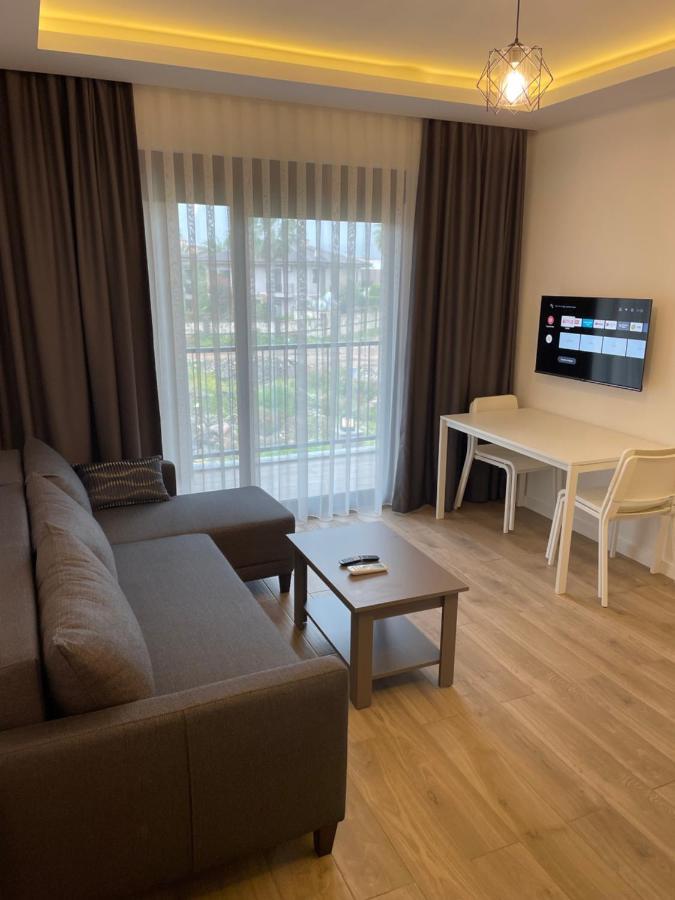 Apartament cu vedere la piscină