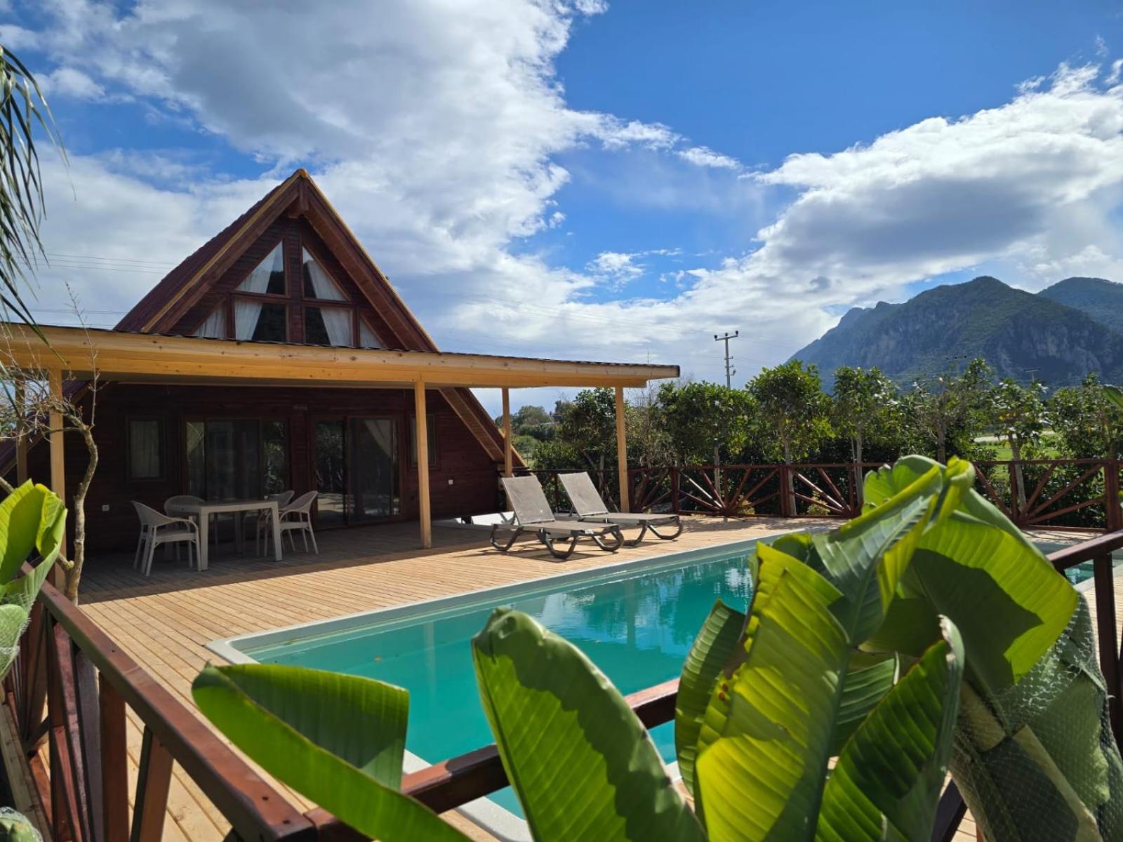 Villa with Garden View