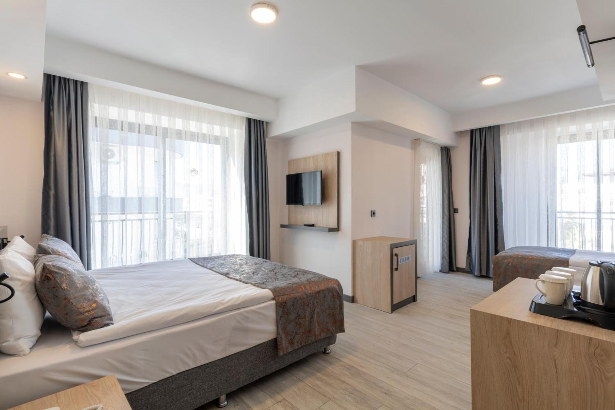 Triple Room Balcony