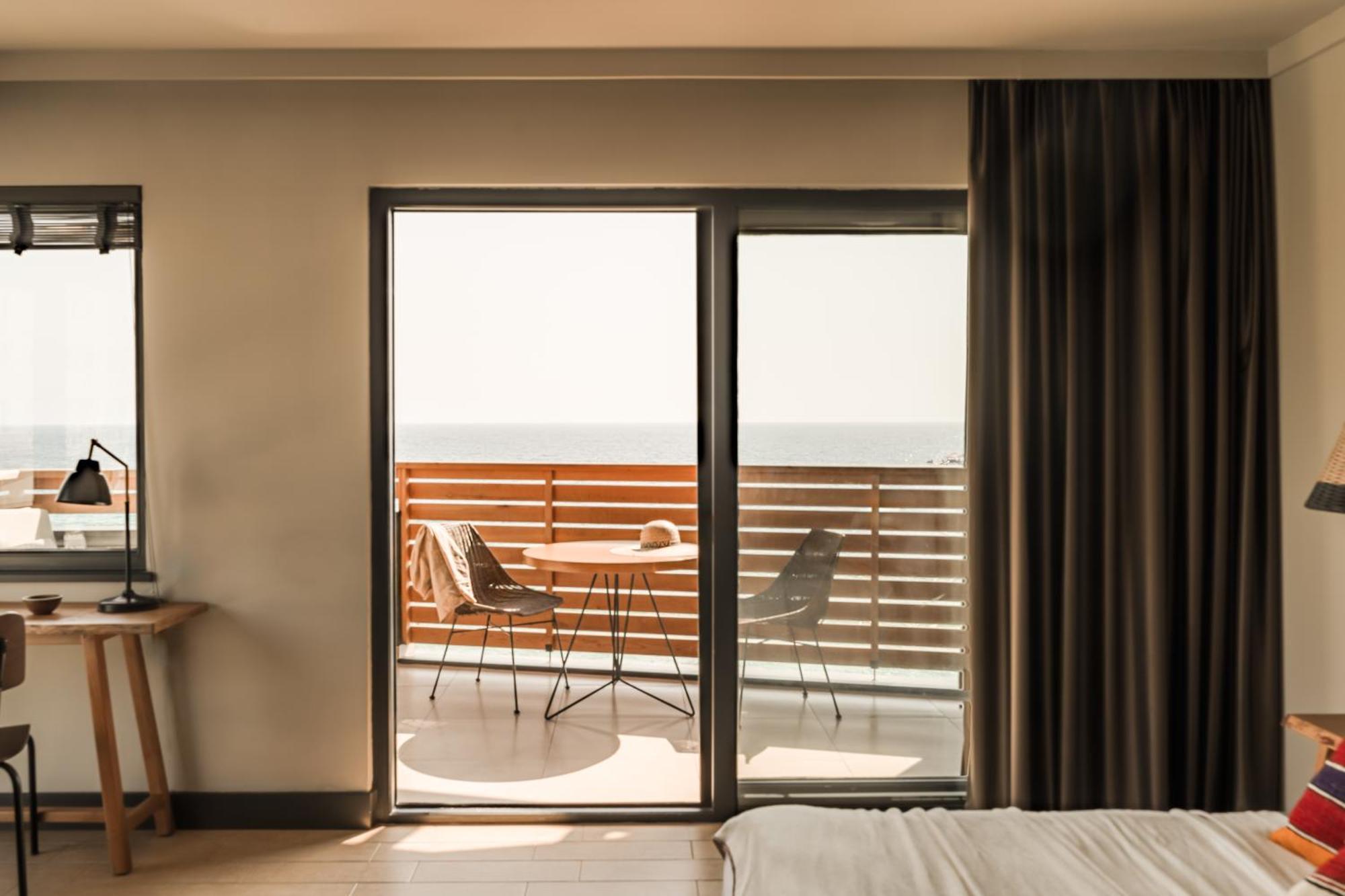 Studio with Sea View,1542152056:JPEG