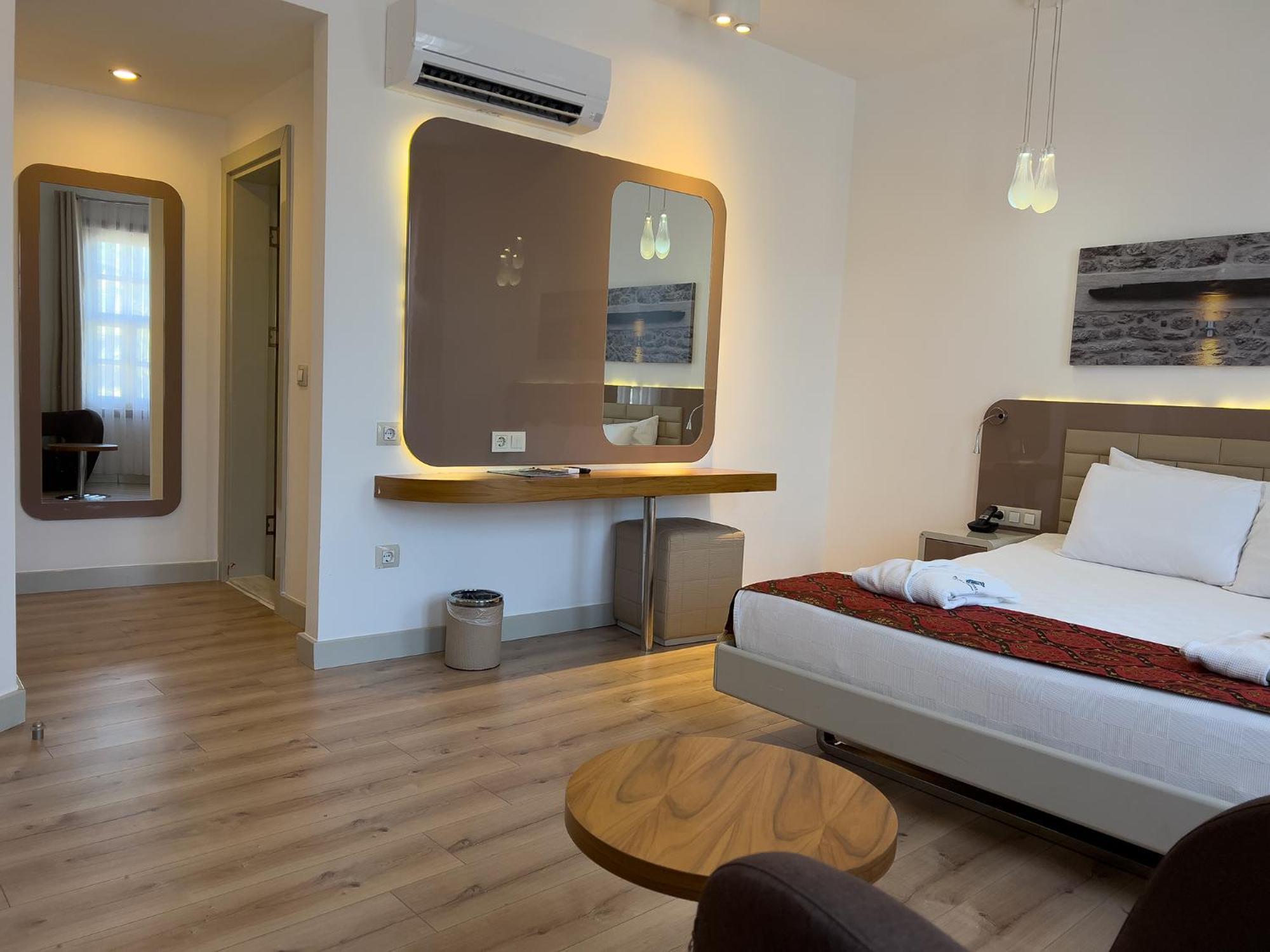 Standard Double Room Side Sea View