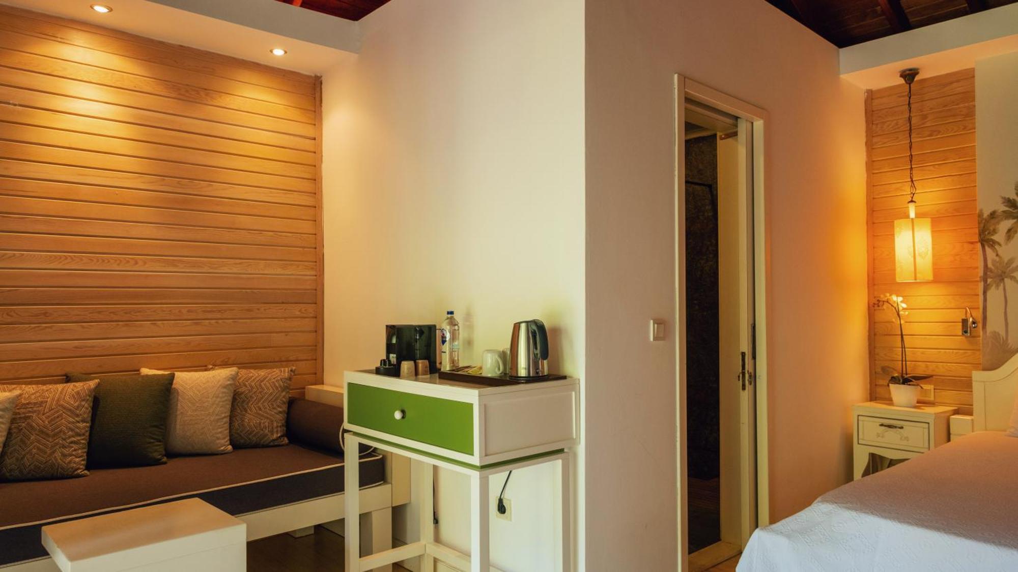 Double Room,1546056259:JPEG