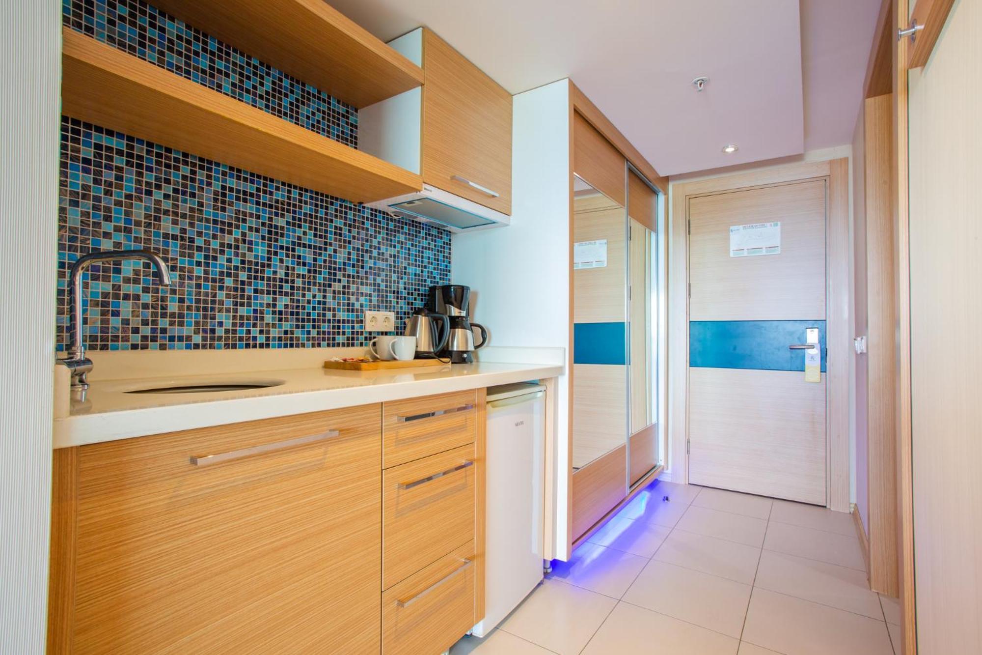 Deluxe Double Room Pool Access