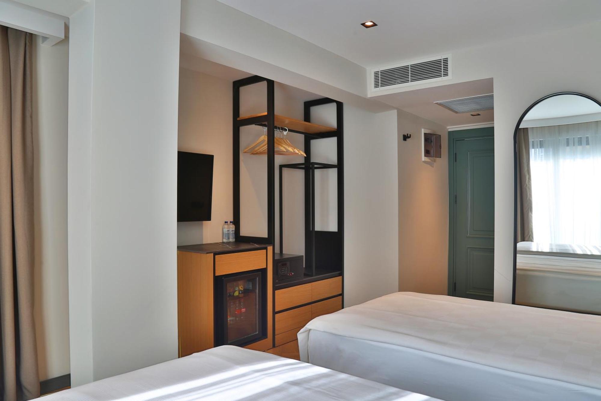 Queen Room