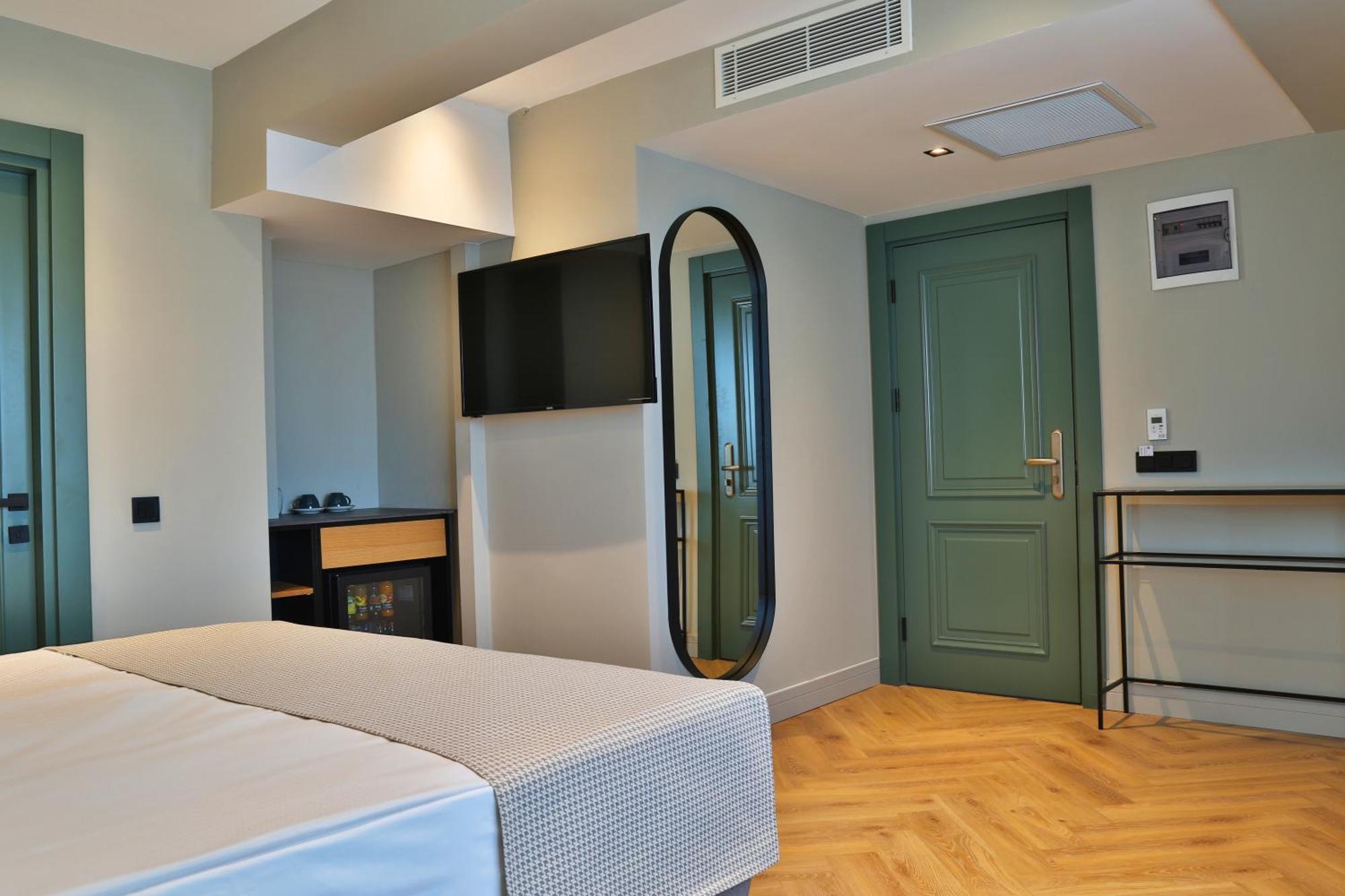 Queen Room