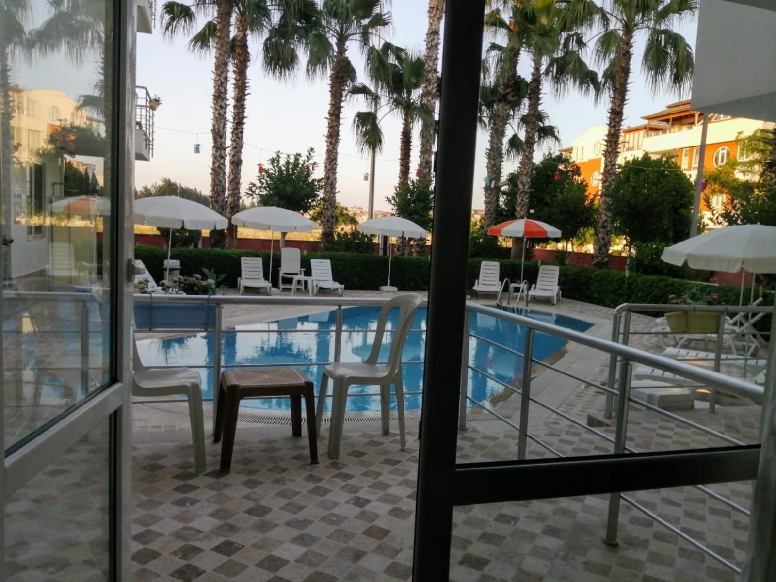 One-Bedroom Apartment Pool View