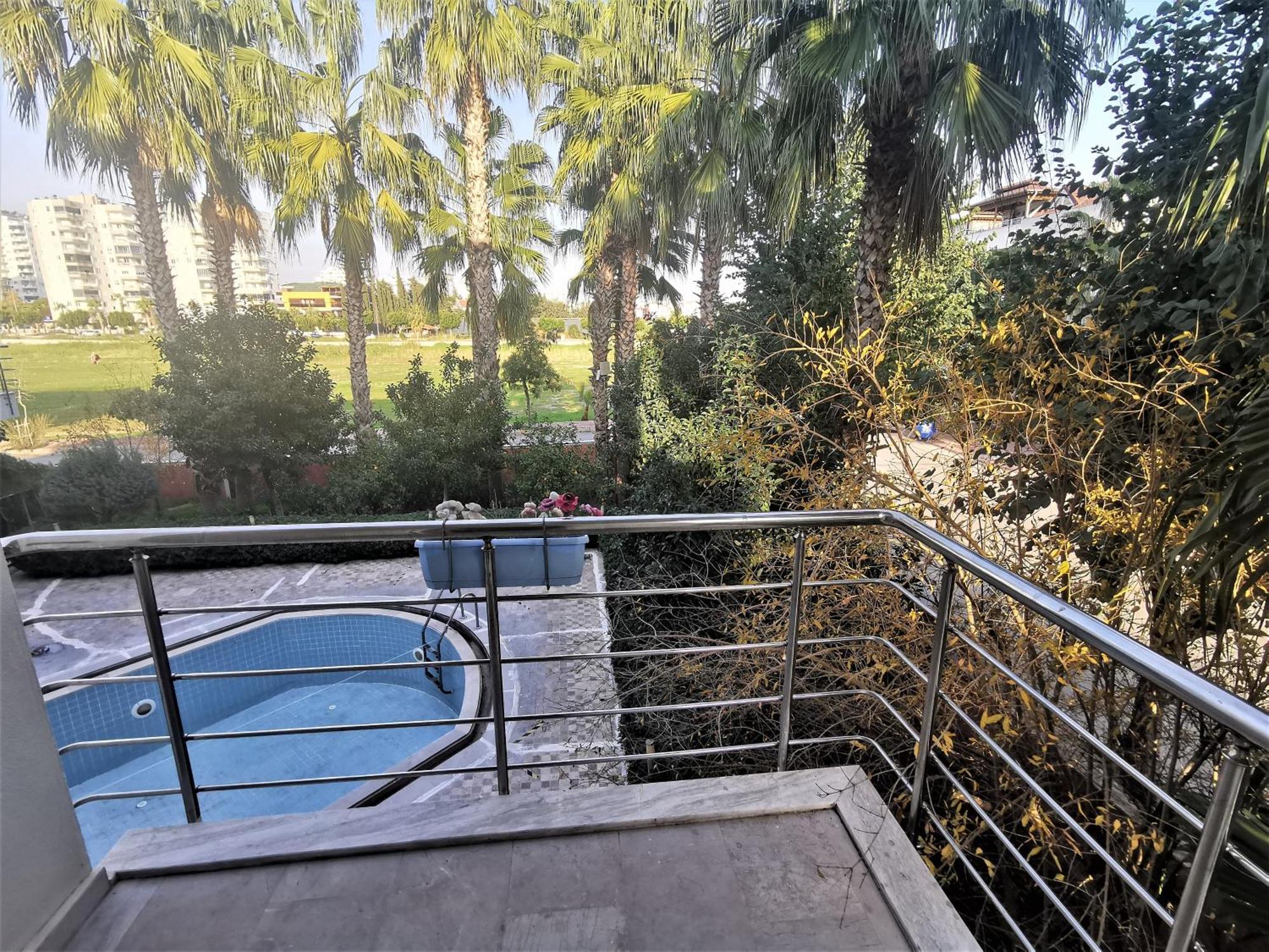 Deluxe One-Bedroom Apartment Garden View