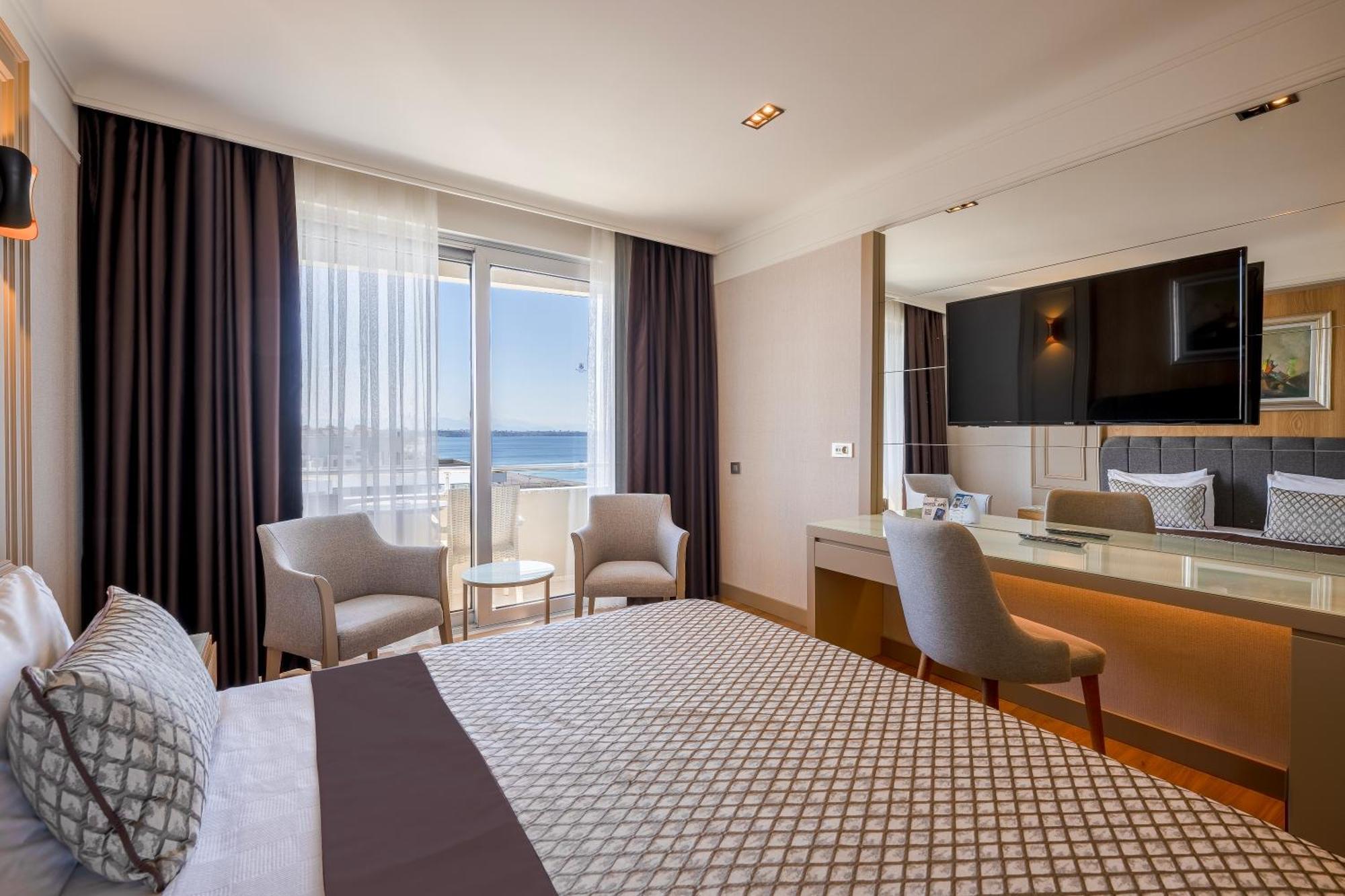 Standard Single Room Side Sea View
