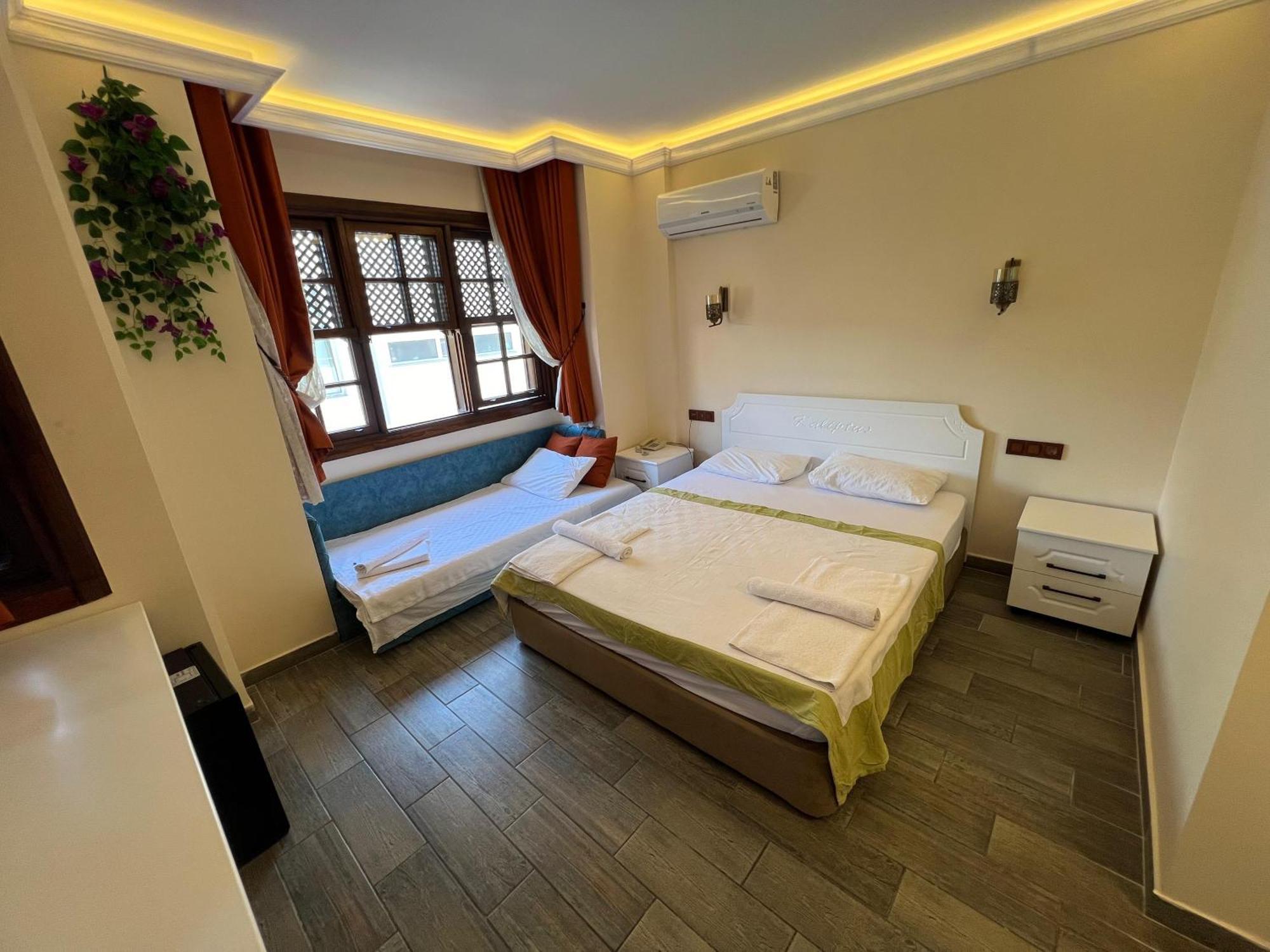 Triple Room,1592894890:JPEG