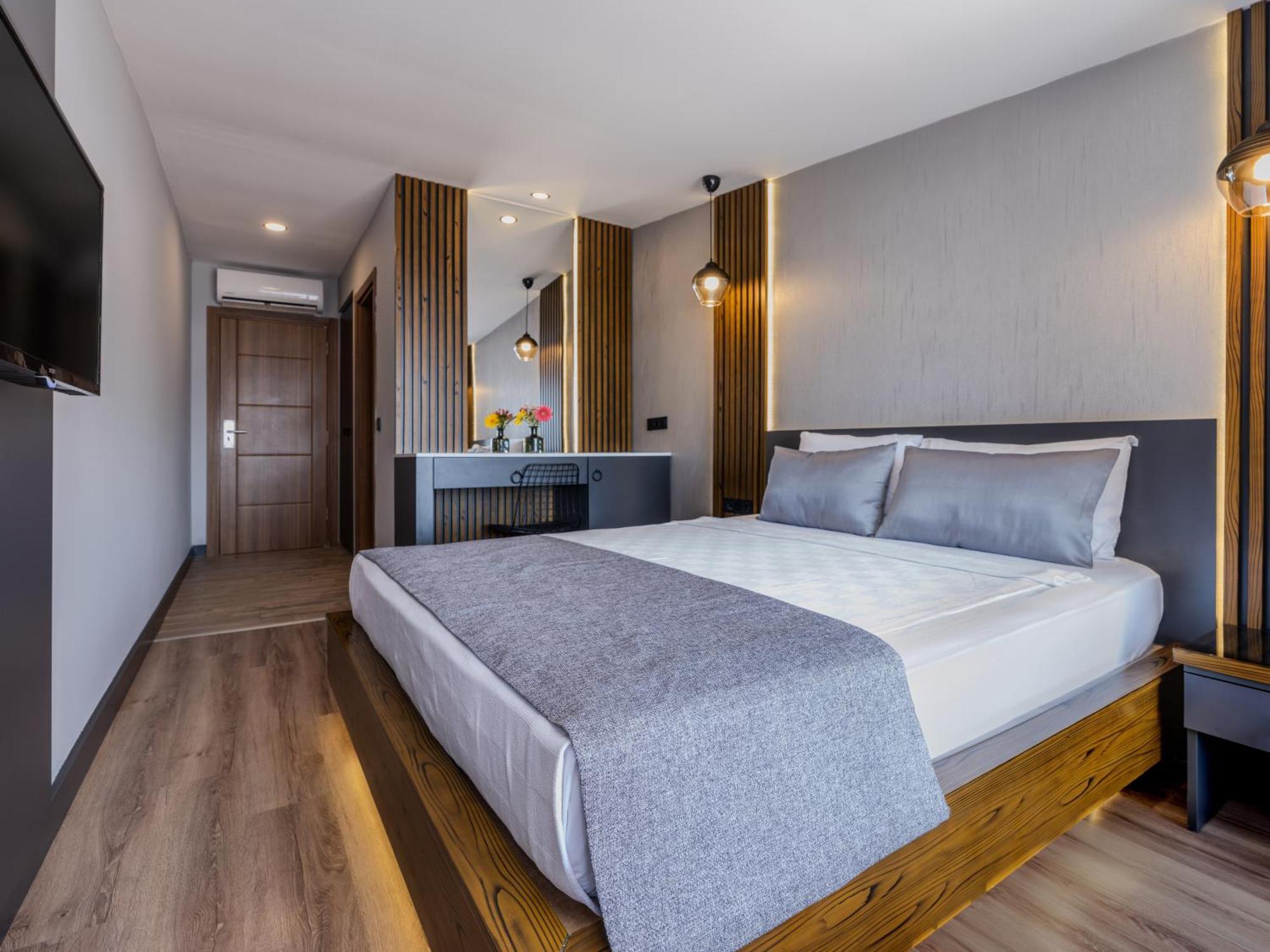Double or Twin Room Partial Sea View