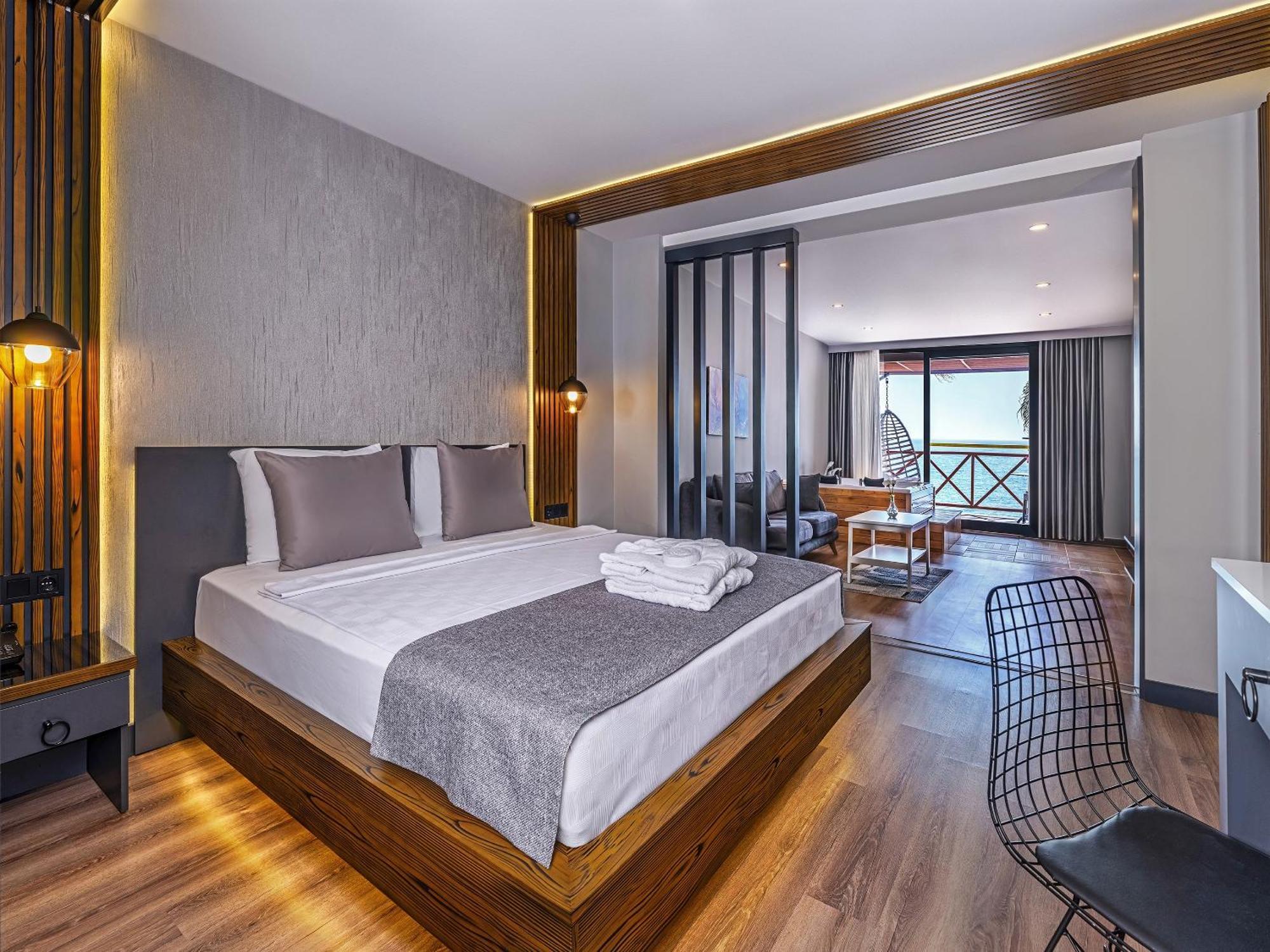 King Suite Spa Bath