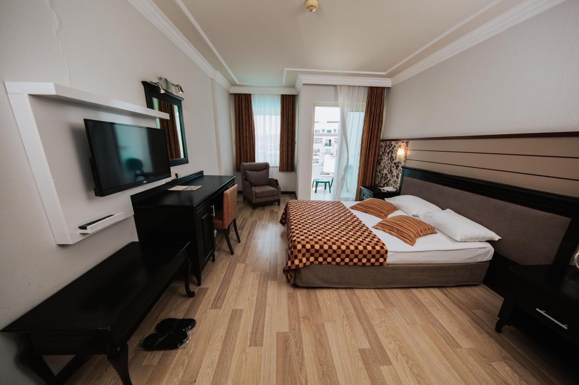 Double or Twin Room Sea View