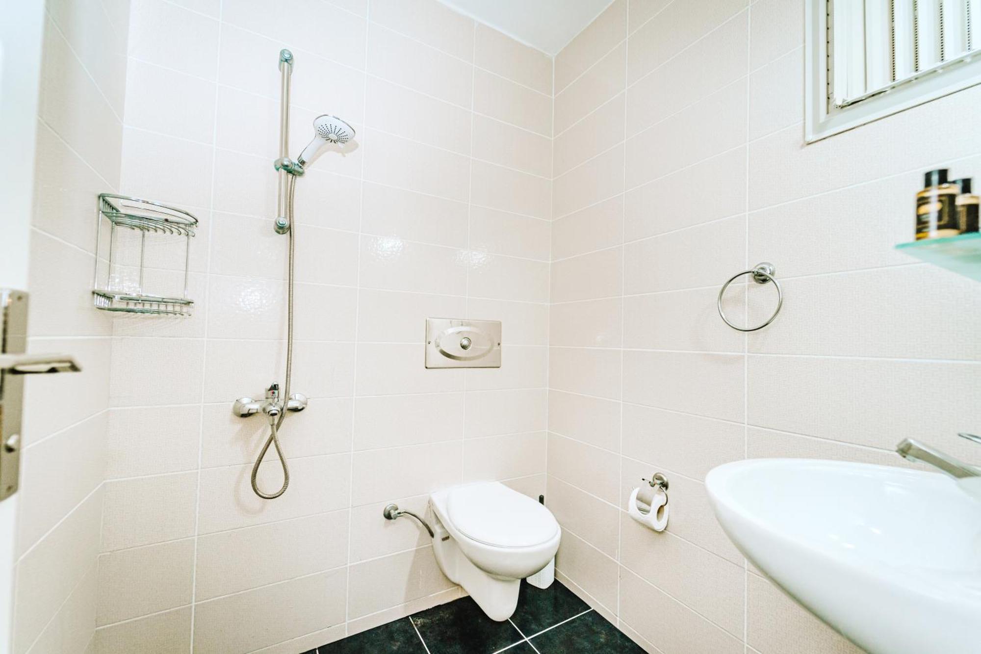 Deluxe Double or Twin Room,1627932469:JPEG