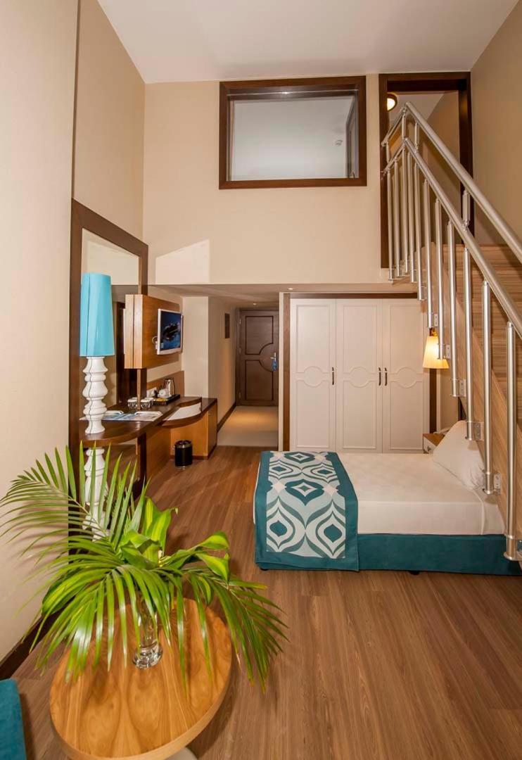 Deluxe Family Room