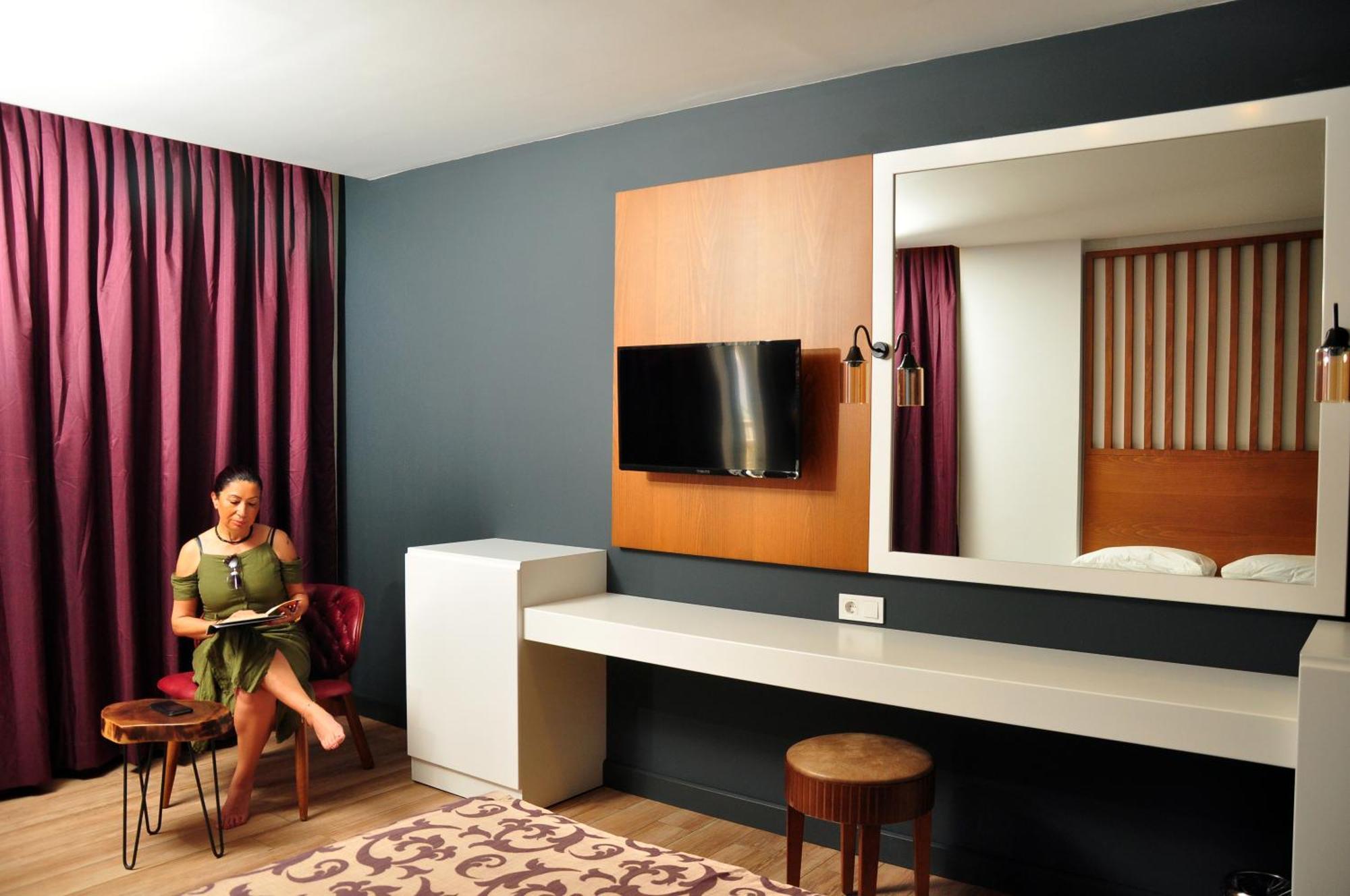 Double or Twin Room Garden View