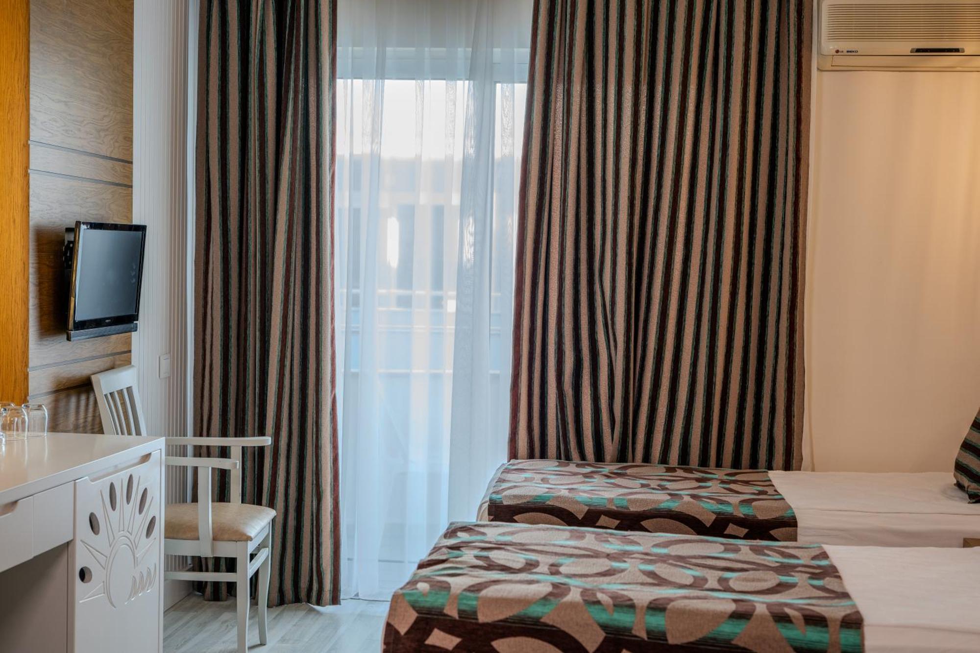 Double or Twin Room Sea View