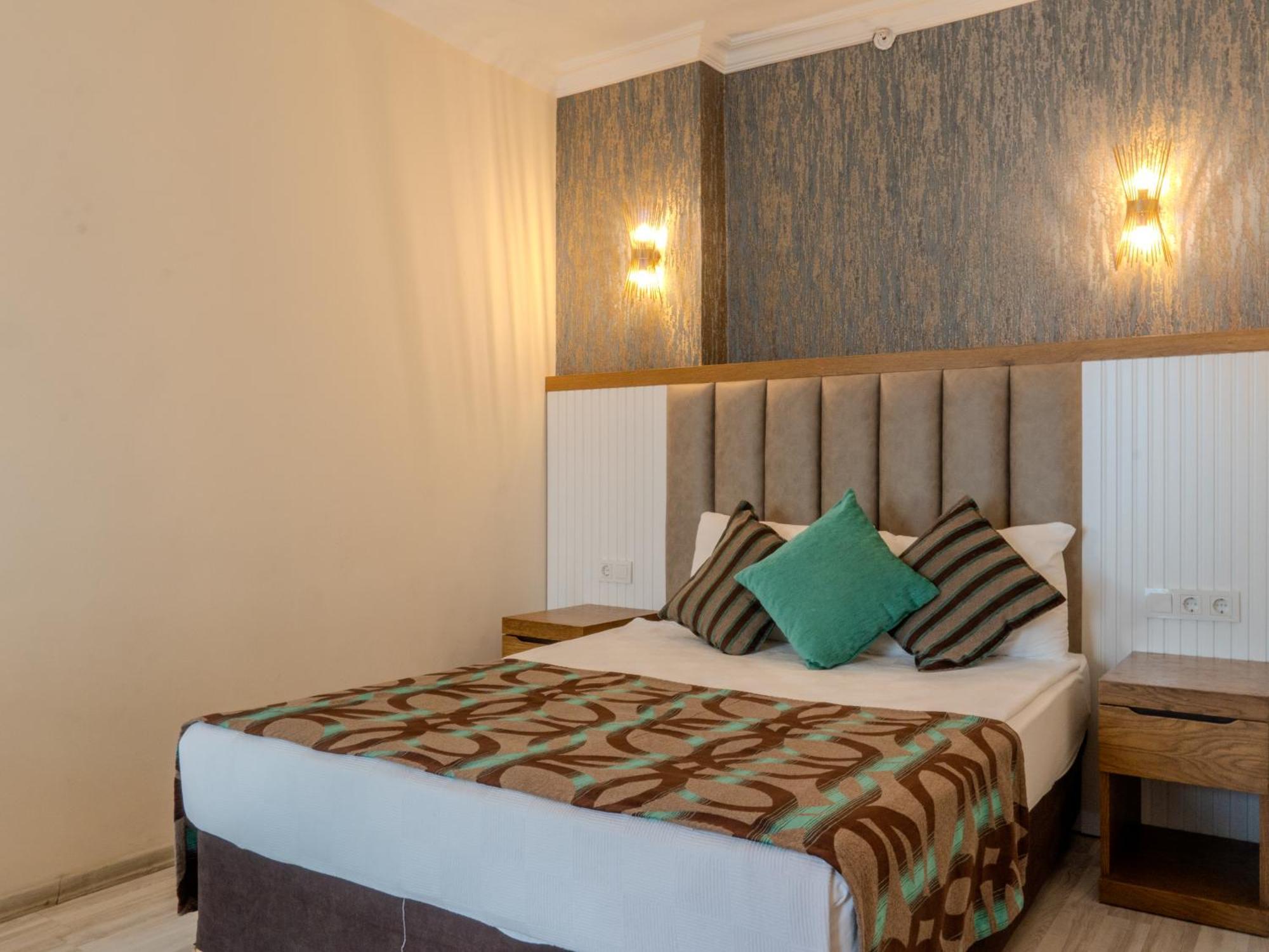 Double or Twin Room Sea View