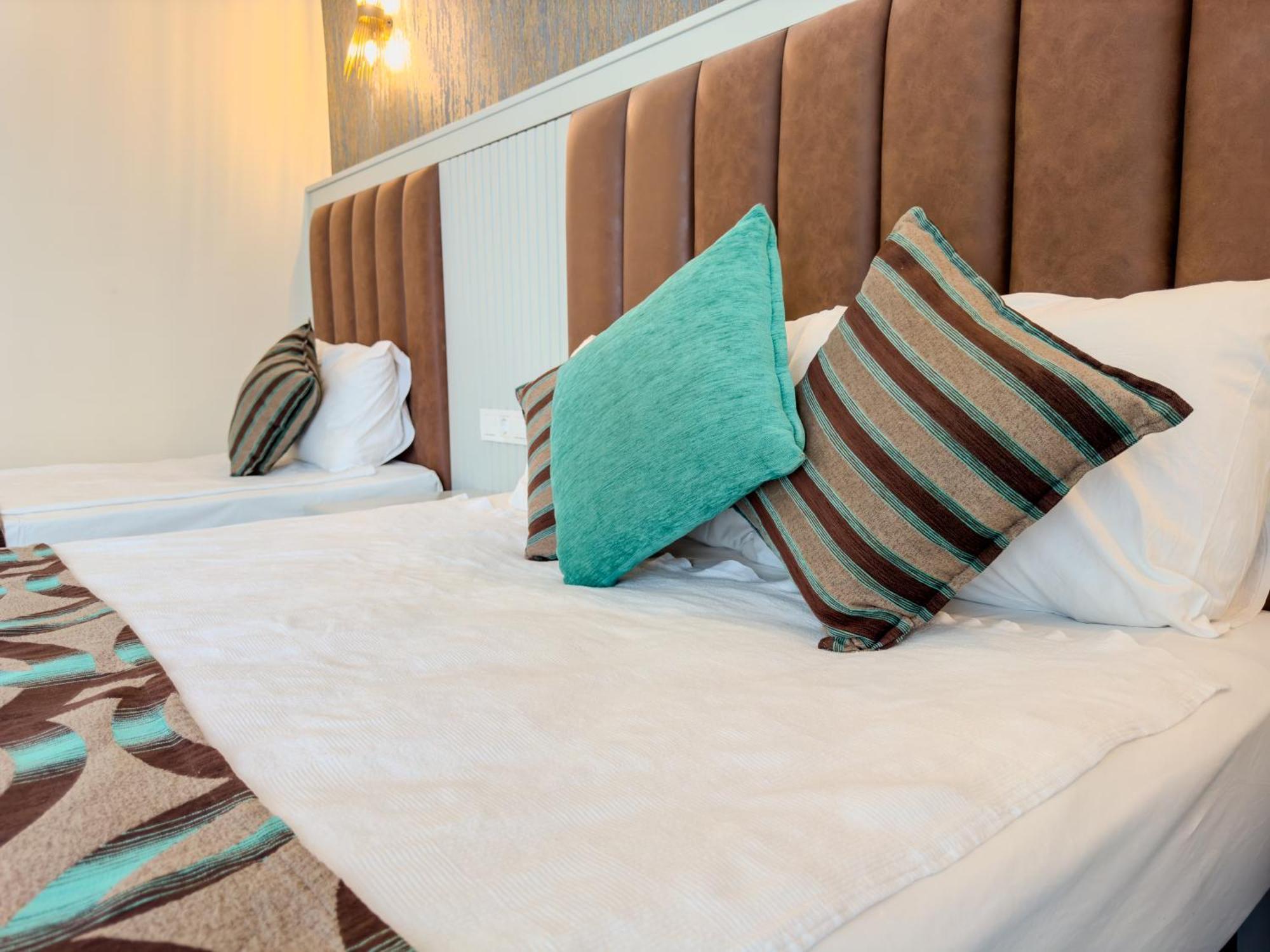 Double or Twin Room Sea View