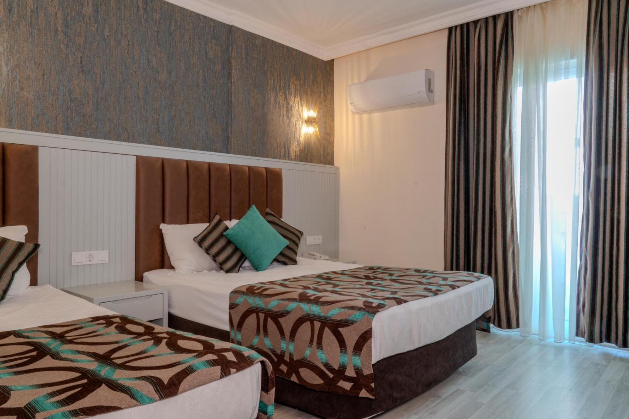 Double or Twin Room Sea View