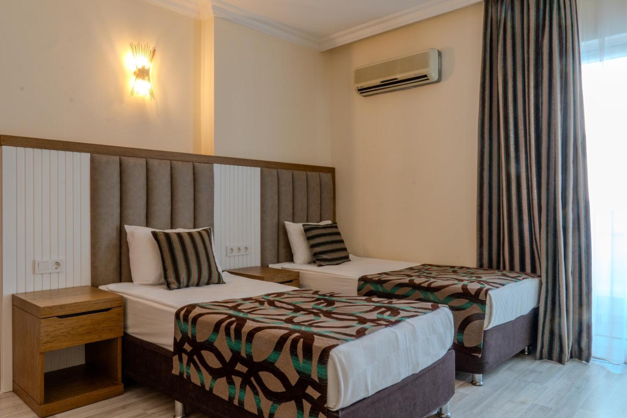 Double or Twin Room Sea View
