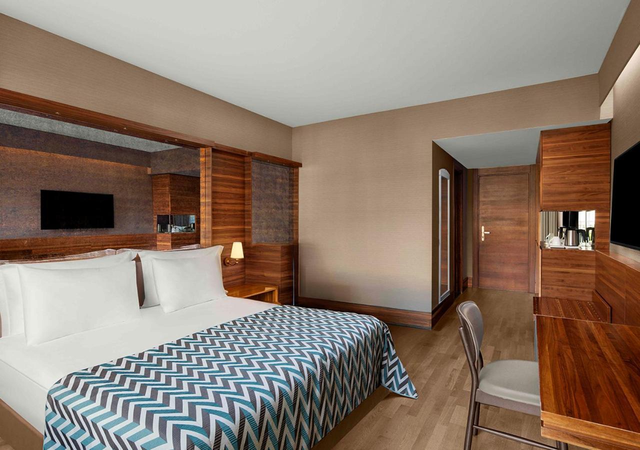 Superior Room French Balcony