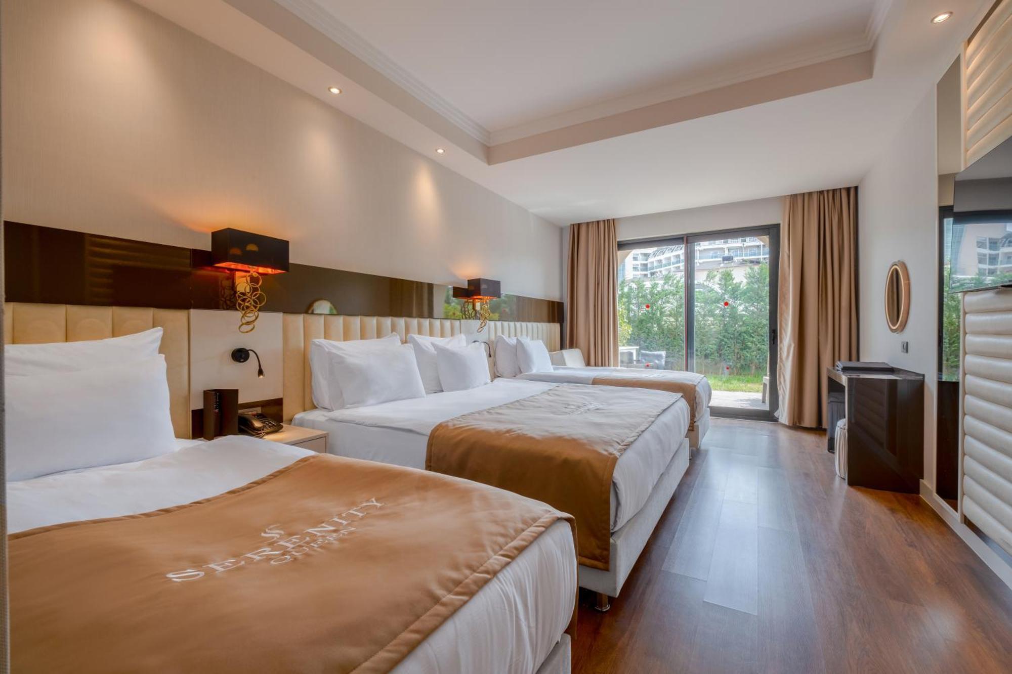 Queen Room Garden View