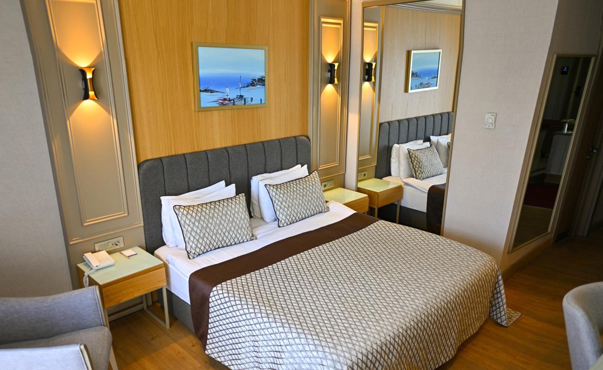 Standard Single Room Side Sea View