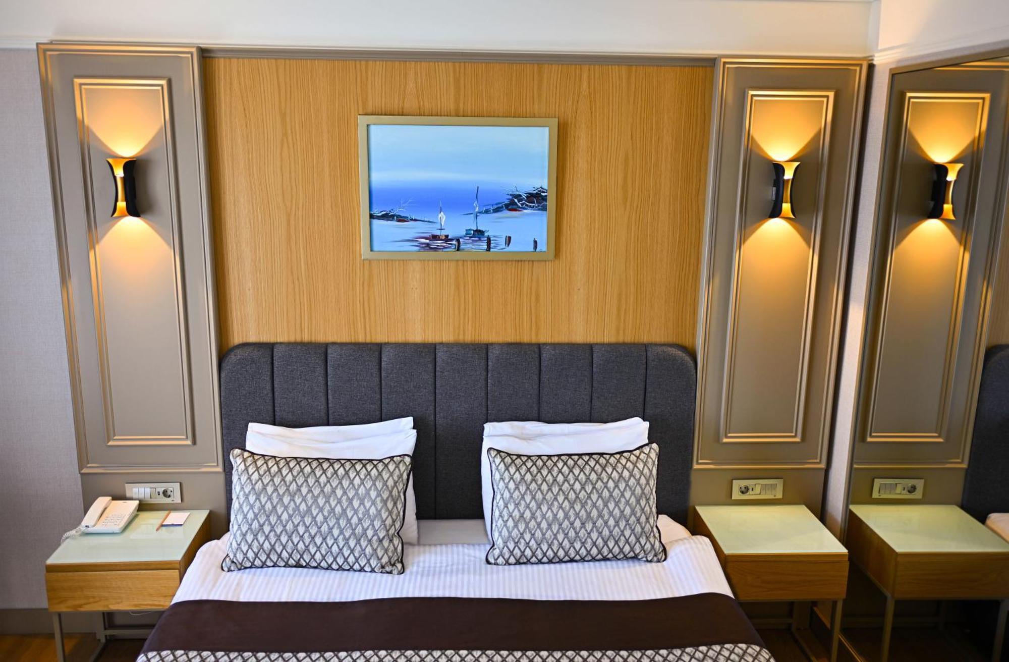 Standard Single Room Side Sea View